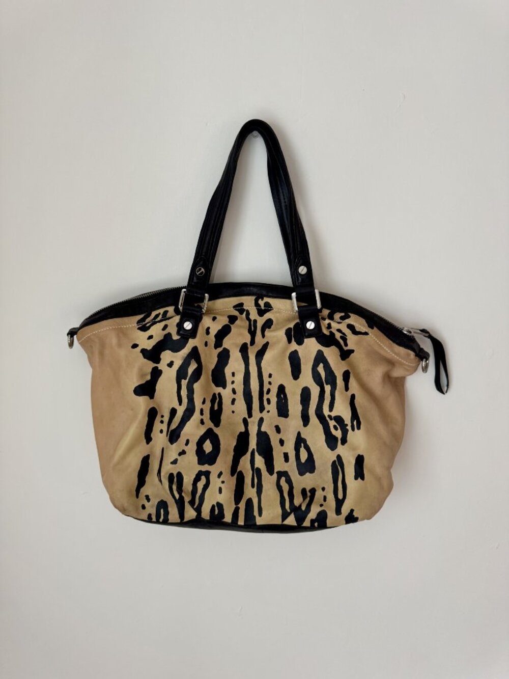 L.A.M.B. by Gwen Stefani Large LEATHER Snow Leopard handbag - Picture 2 of 9